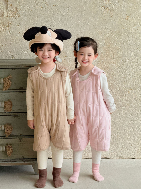 Laste soe ööriide kombinesoon - 90% polüester, Wool Silk kangas, pehme töötlemine, sobib 3–8-aastastele