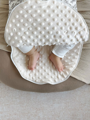 Quiltuotas kūdikio miegas maišelis – dviejų viename wrap, stora medvilnė 95%+, poliesterio pamušalas, poliesterio užpildas, pavasaris‑ruduo