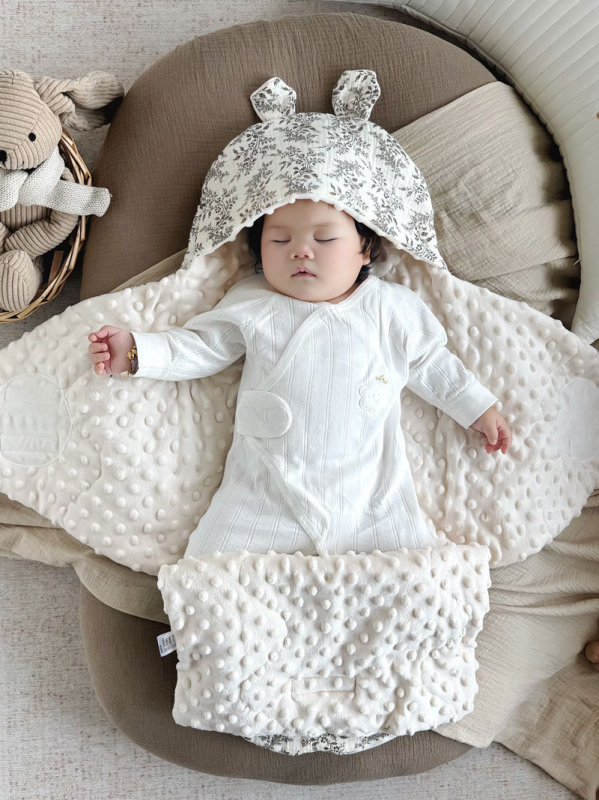 Quiltuotas kūdikio miegas maišelis – dviejų viename wrap, stora medvilnė 95%+, poliesterio pamušalas, poliesterio užpildas, pavasaris‑ruduo