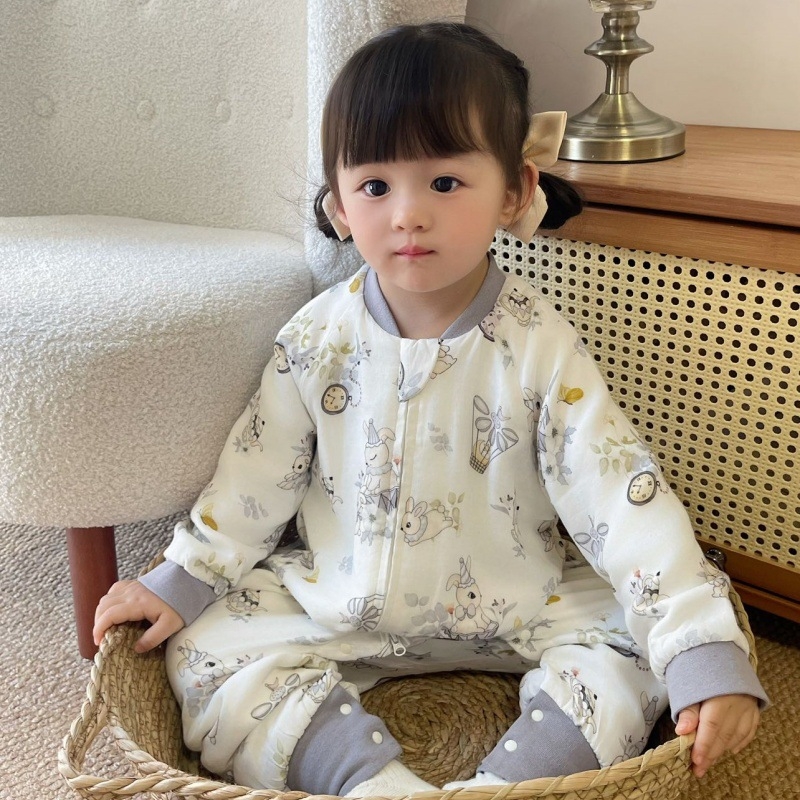 Kūdikių miegamojo užvalkalas su šešiais bambuso pluošto sluoksniais, viengabals pižamos dizainas su atskirtais kojomis, medvilnės mišinio audinys su medvilnės pluošto įlietu, karikatūrų raštas, dervos užtrauktukas