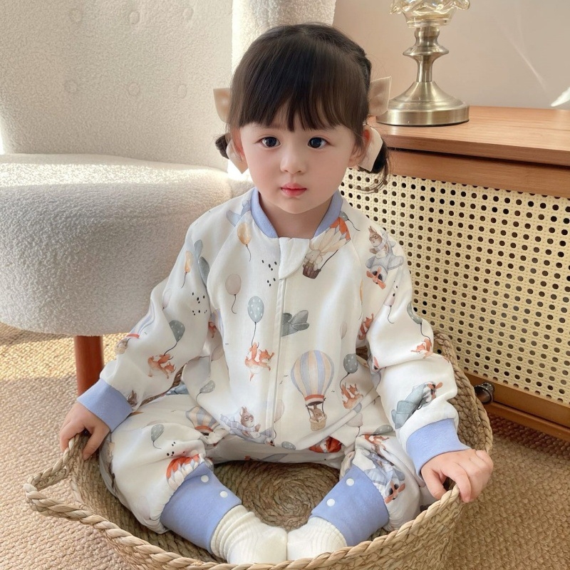 Kūdikių miegamojo užvalkalas su šešiais bambuso pluošto sluoksniais, viengabals pižamos dizainas su atskirtais kojomis, medvilnės mišinio audinys su medvilnės pluošto įlietu, karikatūrų raštas, dervos užtrauktukas