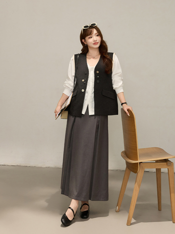 Fustă midi în A, plisată texturată, material poliester, elasticitate ridicată, conținut poliester 90–95%