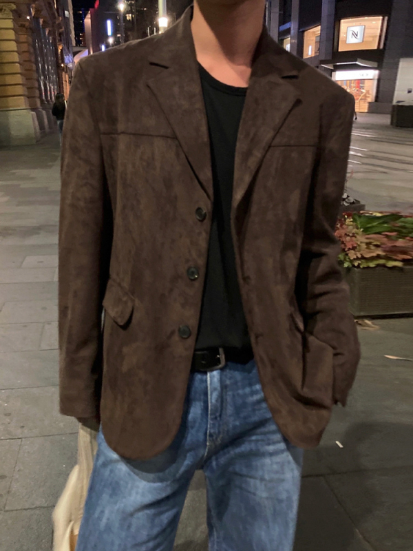 Meeste koreake stiilis vabaajak bleiser sügisesse, vaba lõige, ees 3-nööbiga, materjal polüester-elastaan segu, vooder polüester