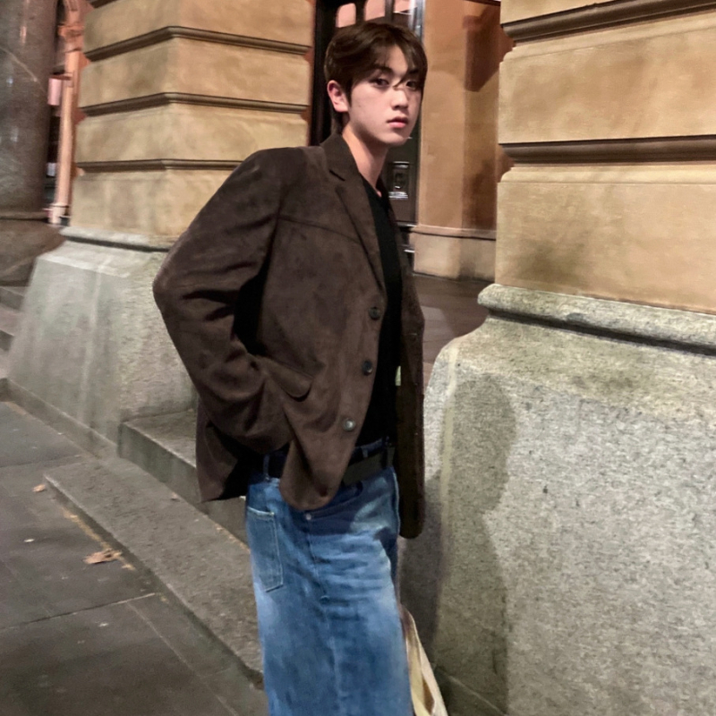 Meeste koreake stiilis vabaajak bleiser sügisesse, vaba lõige, ees 3-nööbiga, materjal polüester-elastaan segu, vooder polüester