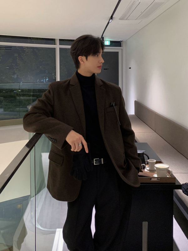 Meeste villane bleiser Koreai stiilis, vaba lõige, talviseks kandmiseks, ees kaks nuppu