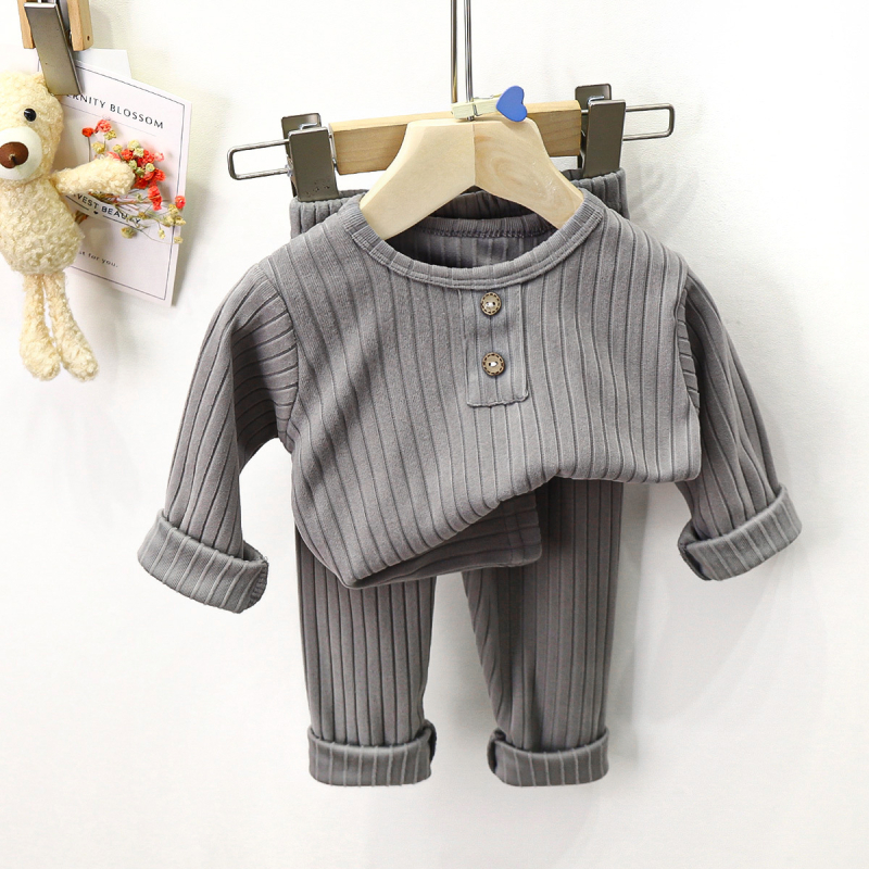 Dječji pidžama set, unisex, flis materijal 95% poliester, okrugli ovratnik, topao za uzrast 3–8 godina, proljeće/jesen/zima