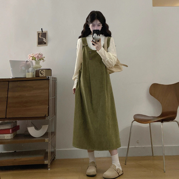 Dviejų dalių komplektas: midi suknelė su nugaros dirželiais ir nėrinių viršūnė, burbuliškos rankovės, medvilnės-poliesterio pluoštas (50–70% medvilnės) – 2025 ruduo