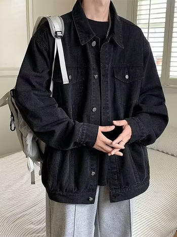 Muška traper jakna, debela, opuštenog kroja, preklopni ovratnik, jednostruko zatvaranje, višestruki džepovi s preklopom