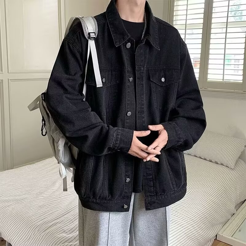 Muška traper jakna, debela, opuštenog kroja, preklopni ovratnik, jednostruko zatvaranje, višestruki džepovi s preklopom