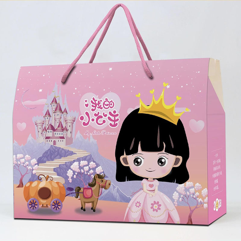 Сватбена подаръчна кутия - квадратна, бял картон, китайски стил (Форма: квадратна; Материал: бял картон; Стил: китайски; Марка: Other; Подходящи фестивали: сватба)