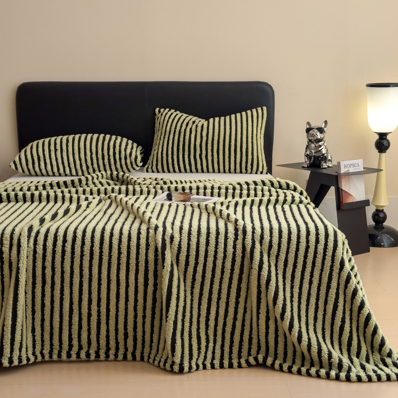 Diivanile mõeldud pleed triibulise mustriga, polüester, 240 g/m², kevad- ja sügisperiood, 3% kahanemine