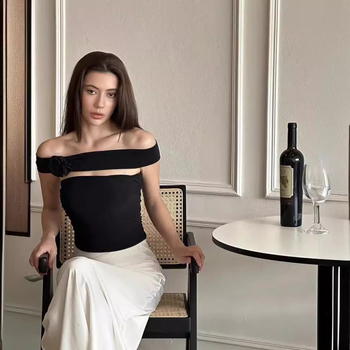 Prémium karcsú fazonú ujj nélküli felső egy vállról, hát nélküli dizájn, spandex anyag, hossz 50–65 cm