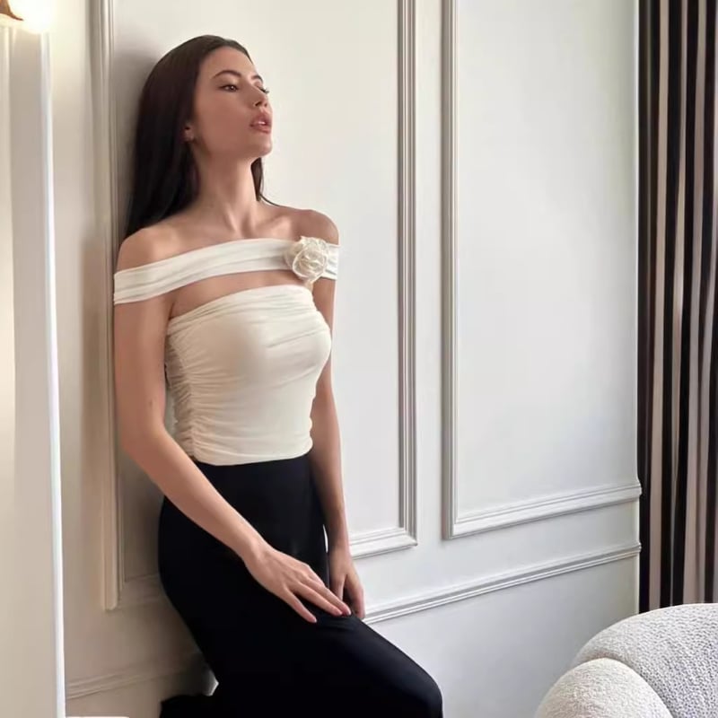 Prémium karcsú fazonú ujj nélküli felső egy vállról, hát nélküli dizájn, spandex anyag, hossz 50–65 cm