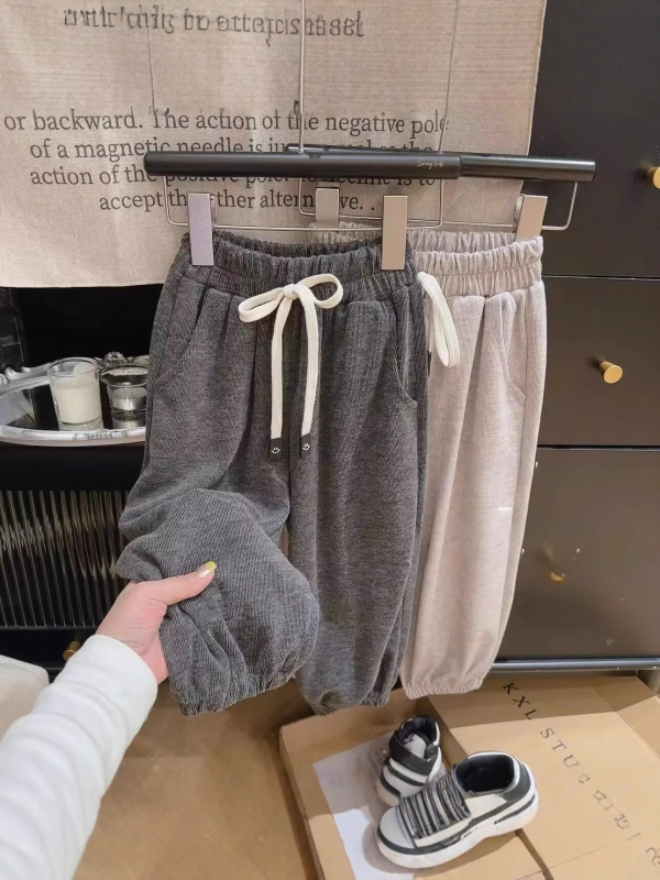 Dječje hlače, casual s manšetama, pletena tkanina, 95% pamuk; elastični pojas sa vezicom; za djecu 3–8 godina (100–140 cm)