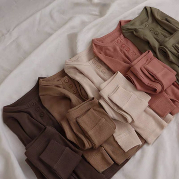 Koreai stílusú gyerekeknek szánt pamut két részes pizsama szett, tavaszra, 95% pamut, nedvességelvezető, antistatikus, 3–8 éveseknek.