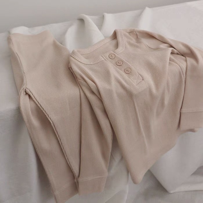 Koreai stílusú gyerekeknek szánt pamut két részes pizsama szett, tavaszra, 95% pamut, nedvességelvezető, antistatikus, 3–8 éveseknek.