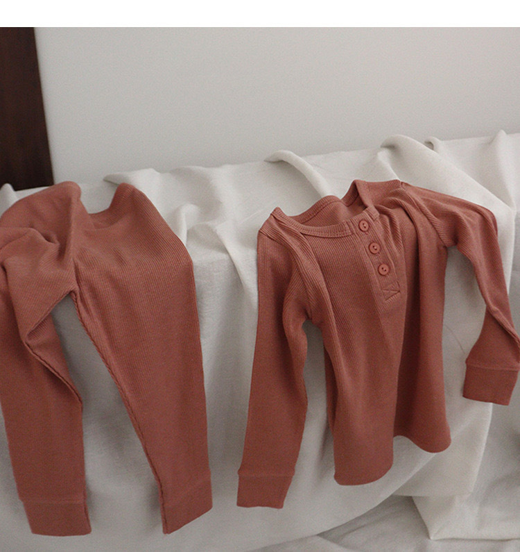 Koreai stílusú gyerekeknek szánt pamut két részes pizsama szett, tavaszra, 95% pamut, nedvességelvezető, antistatikus, 3–8 éveseknek.