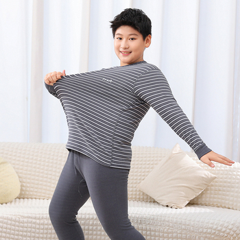 Gyerekek meleg otthoni ruházat szett, uniszex, 90% poliészter, puha kezelt anyag, csíkos és betűs minta, őszi-téli-tavaszi időszakokra