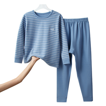 Gyerekek meleg otthoni ruházat szett, uniszex, 90% poliészter, puha kezelt anyag, csíkos és betűs minta, őszi-téli-tavaszi időszakokra