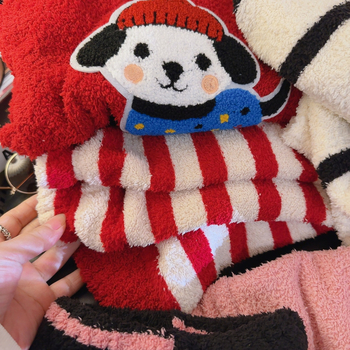 Gyerekeknek szóló féloldalas velúr pizsama készlet, uniszex, rajzfilm stílus, téli meleg