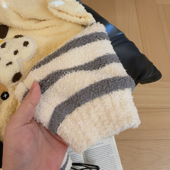 Gyerekeknek szóló féloldalas velúr pizsama készlet, uniszex, rajzfilm stílus, téli meleg