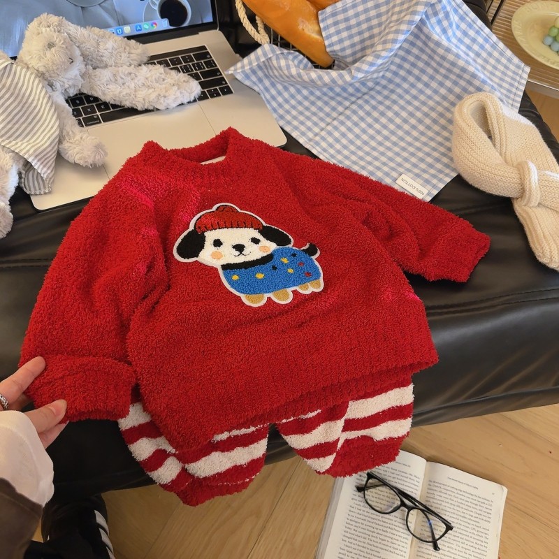 Gyerekeknek szóló féloldalas velúr pizsama készlet, uniszex, rajzfilm stílus, téli meleg