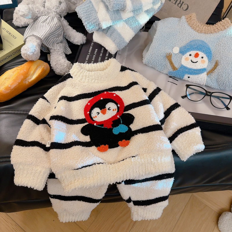 Gyerekeknek szóló féloldalas velúr pizsama készlet, uniszex, rajzfilm stílus, téli meleg