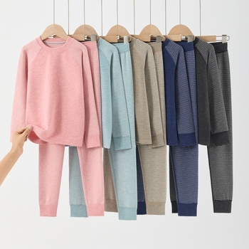 Dječji dvodijelni set pidžama, unisex, poliester velur tkanina, prugast uzorak, okrugli ovratnik, topao
