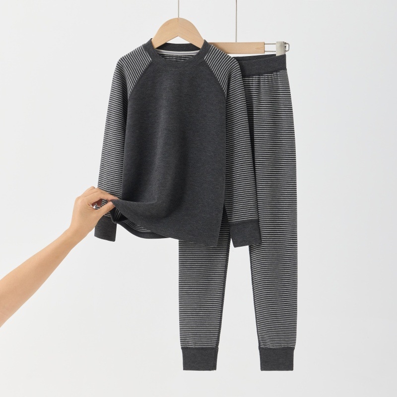 Dječji dvodijelni set pidžama, unisex, poliester velur tkanina, prugast uzorak, okrugli ovratnik, topao