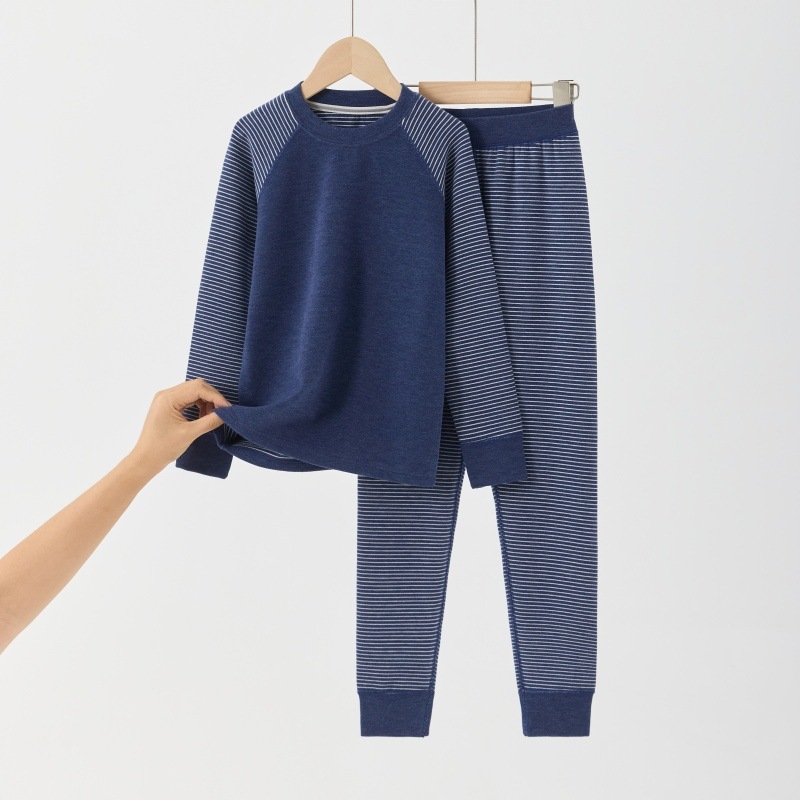 Dječji dvodijelni set pidžama, unisex, poliester velur tkanina, prugast uzorak, okrugli ovratnik, topao