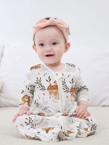 Kūdikio miego maišas – audinys ir pamušalas iš medvilnės ≥95%, užpildas medvilnė; keturi metų laikai; tinkama 1–3 metų vaikams, ilgis 80 cm; karikatūrų raštas