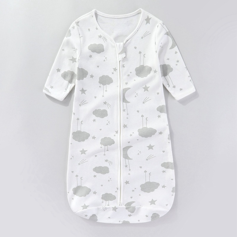 Kūdikio miego maišas – audinys ir pamušalas iš medvilnės ≥95%, užpildas medvilnė; keturi metų laikai; tinkama 1–3 metų vaikams, ilgis 80 cm; karikatūrų raštas