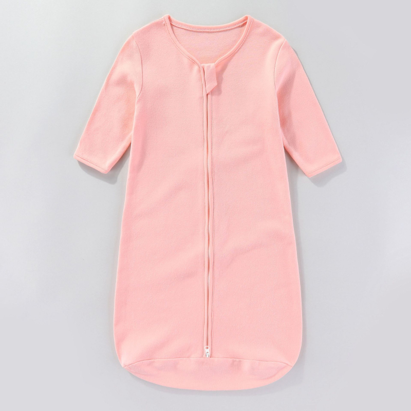 Kūdikio miego maišas – audinys ir pamušalas iš medvilnės ≥95%, užpildas medvilnė; keturi metų laikai; tinkama 1–3 metų vaikams, ilgis 80 cm; karikatūrų raštas