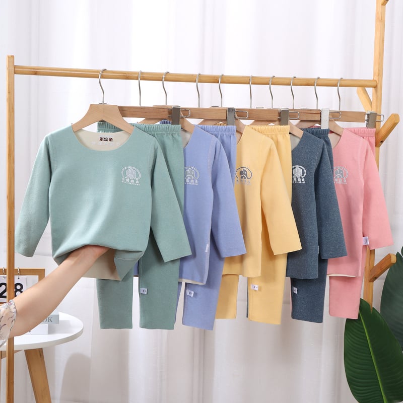 Детски велюров пижамен комплект – топъл, безшевен, дебел плат; 100% полиестер (De Velvet); за деца 3–8 г; есенно-зимен