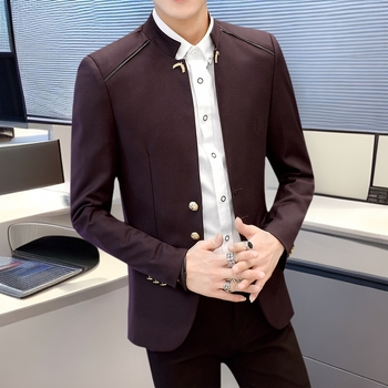 Meeste casual ülikonna jak, slim sobivus lõige, stand-up krae, ees kolm nööpi, kangas: keemiliste kiudude segu ja atsetaat; vooder: atsetaat; nelja aastaaja