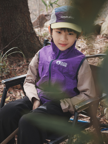 Vesta de toamnă pentru copii – vestă ușoară de tip workwear din nylon, cu fermoar, fără glugă, model cu litere, pentru copii peste 8 ani.