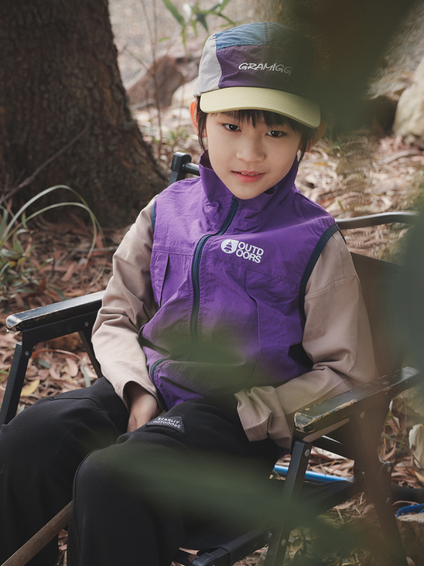 Vesta de toamnă pentru copii – vestă ușoară de tip workwear din nylon, cu fermoar, fără glugă, model cu litere, pentru copii peste 8 ani.