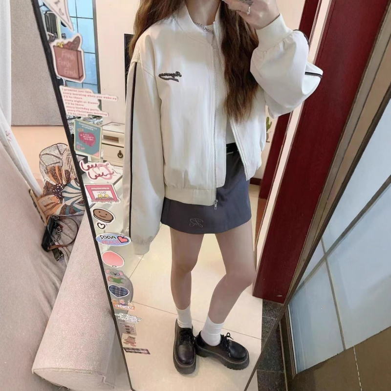 Дамско бейзболно яке със свободен силует, бейзболна яка, цип, полиестер