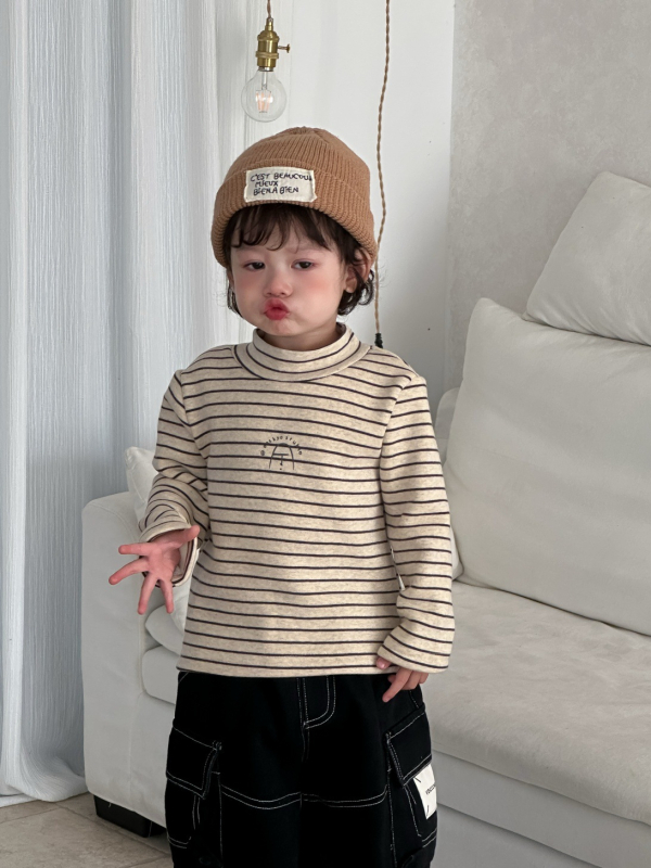 Koreai stílusú téli gyerek felső, csíkos, 95% pamut, kerek nyak