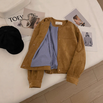 Женско късо яке от дива кожа велур, корейски стил, casual, полиестрова тъкан (70–80%), платка с катарами, колажна изработка