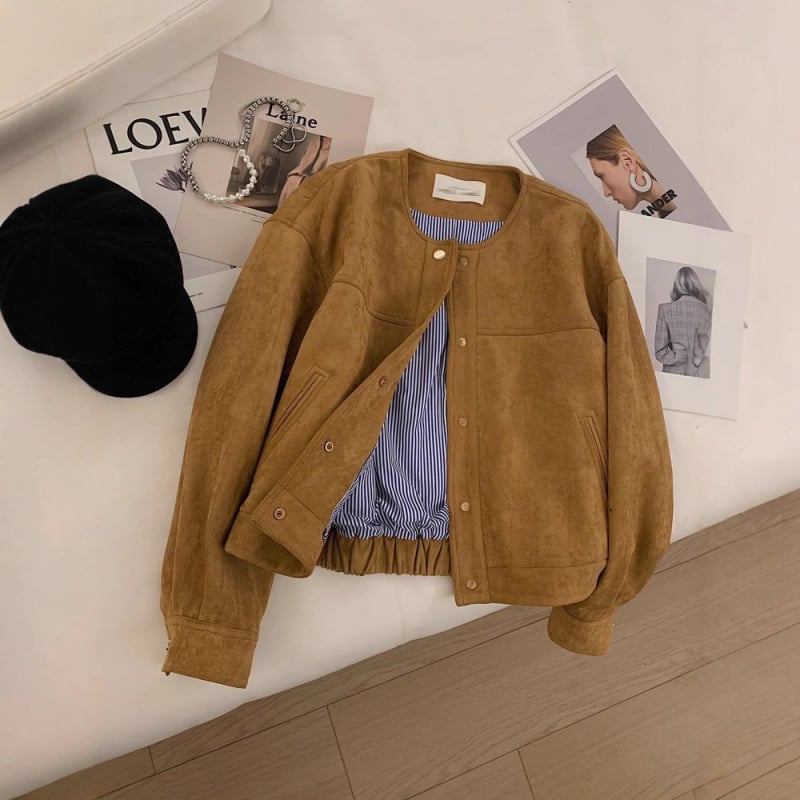 Женско късо яке от дива кожа велур, корейски стил, casual, полиестрова тъкан (70–80%), платка с катарами, колажна изработка