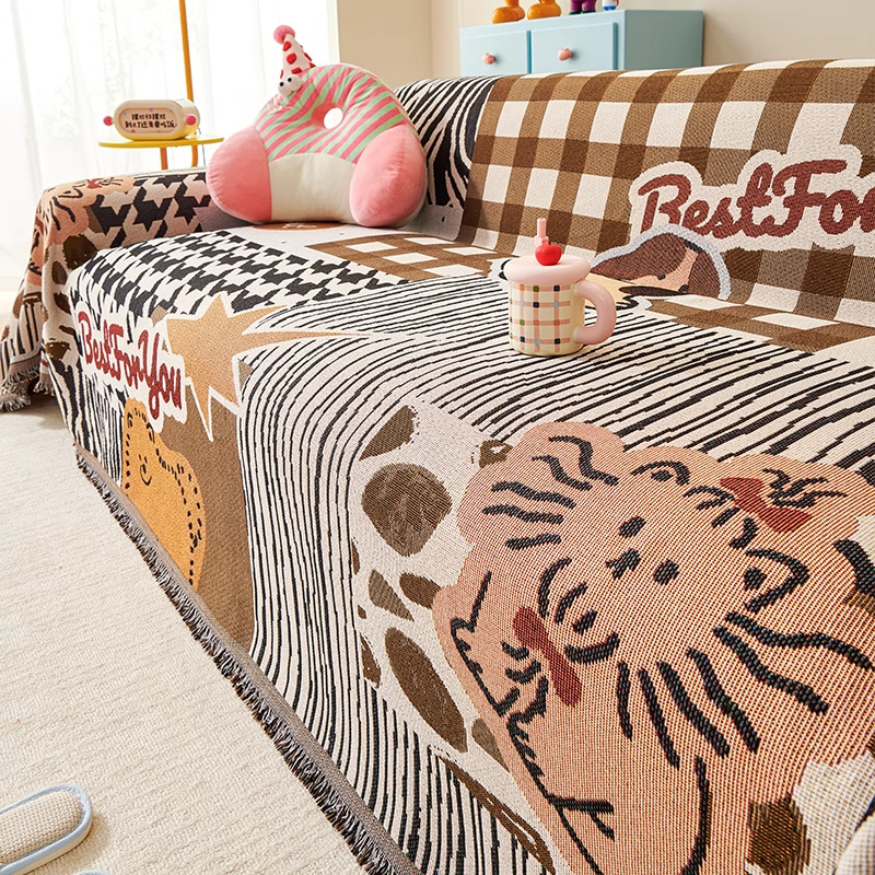 Trysėdžio sofą užvalkalas cartoon stiliumi su doily raštu; raštai: geometriniai, abstraktūs, animacinių filmų gyvūnai; Medžiaga: Six color scarf; Prekės ženklas: Fiber Return