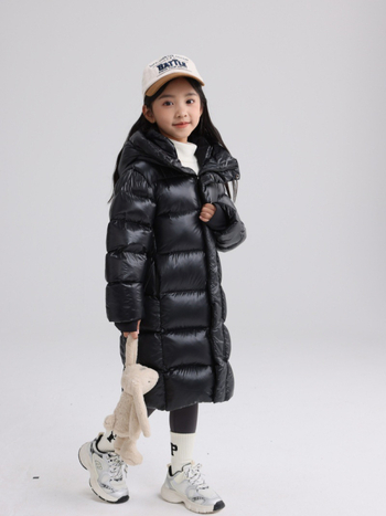 Gyermekeknek szóló tollkabát, uniszex, kacsa toll 95%+, középhosszú, elülső cipzárral, rögzített kapucnival