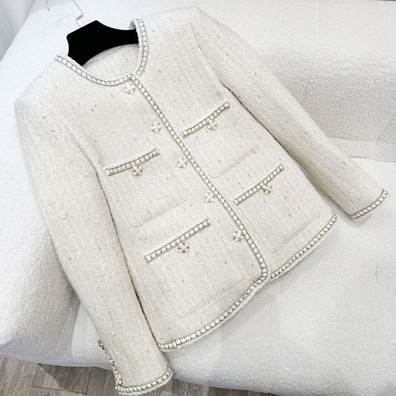 Prešívaná bunda s husacím páperím, obsah páperia 91–95%, hrubý vlnený materiál, okrúhly golier, Xiaoxiangfeng štýl, Zima 2025