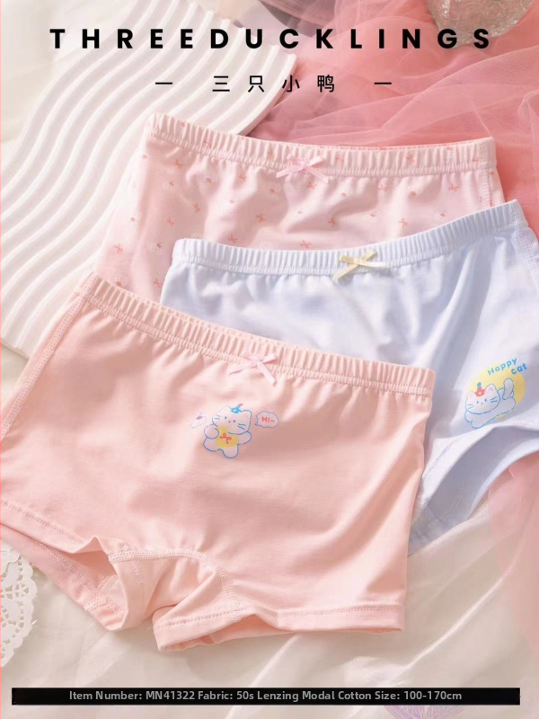 Mergaitei skirti bokseriai Three Little Ducks – Lenzing Modal, 46% Modal, antibakteriniai ir kvėpuojantys, amžius 3–8 metai