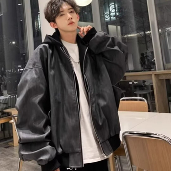 PU kožna jakna s kapuljačom, teksturirana površina, labav kroj, zip zatvarač, bočni džepovi - Jesen 2024