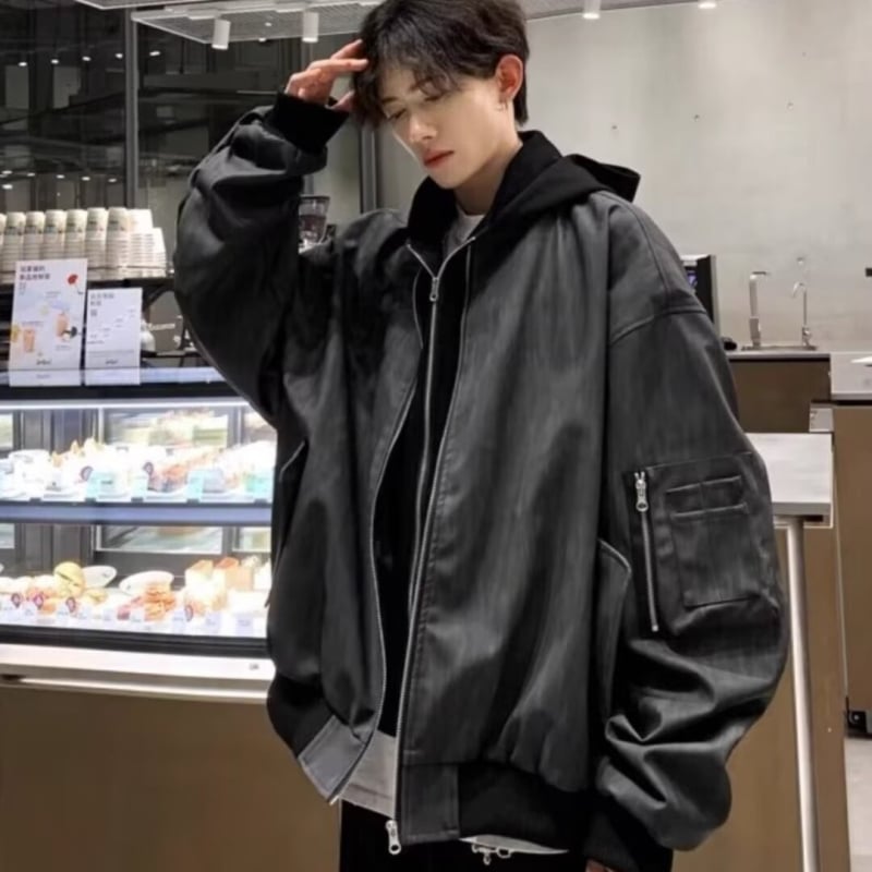 PU kožna jakna s kapuljačom, teksturirana površina, labav kroj, zip zatvarač, bočni džepovi - Jesen 2024