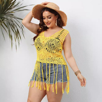 Безръкав жилет с V-образно деколте и детайли с изрязани ресни, полиестерна тъкан