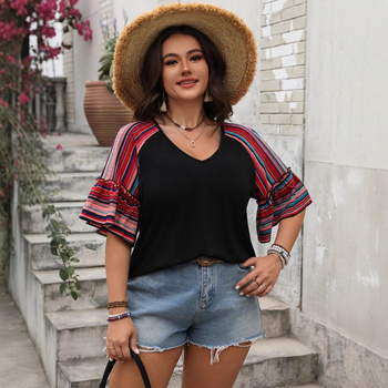 Дамски топ със свободна кройка и V-образно деколте, панелни вложки, къс ръкав, полиестер