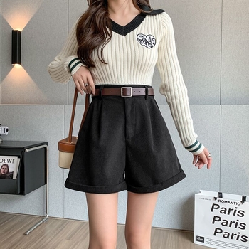 Ženske šorceve od korduroja s širokim krojem, dužina 3/4, proljeće 2024, casual odjeća